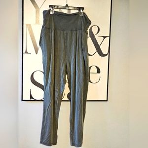 Lululemon ruched capris size 12